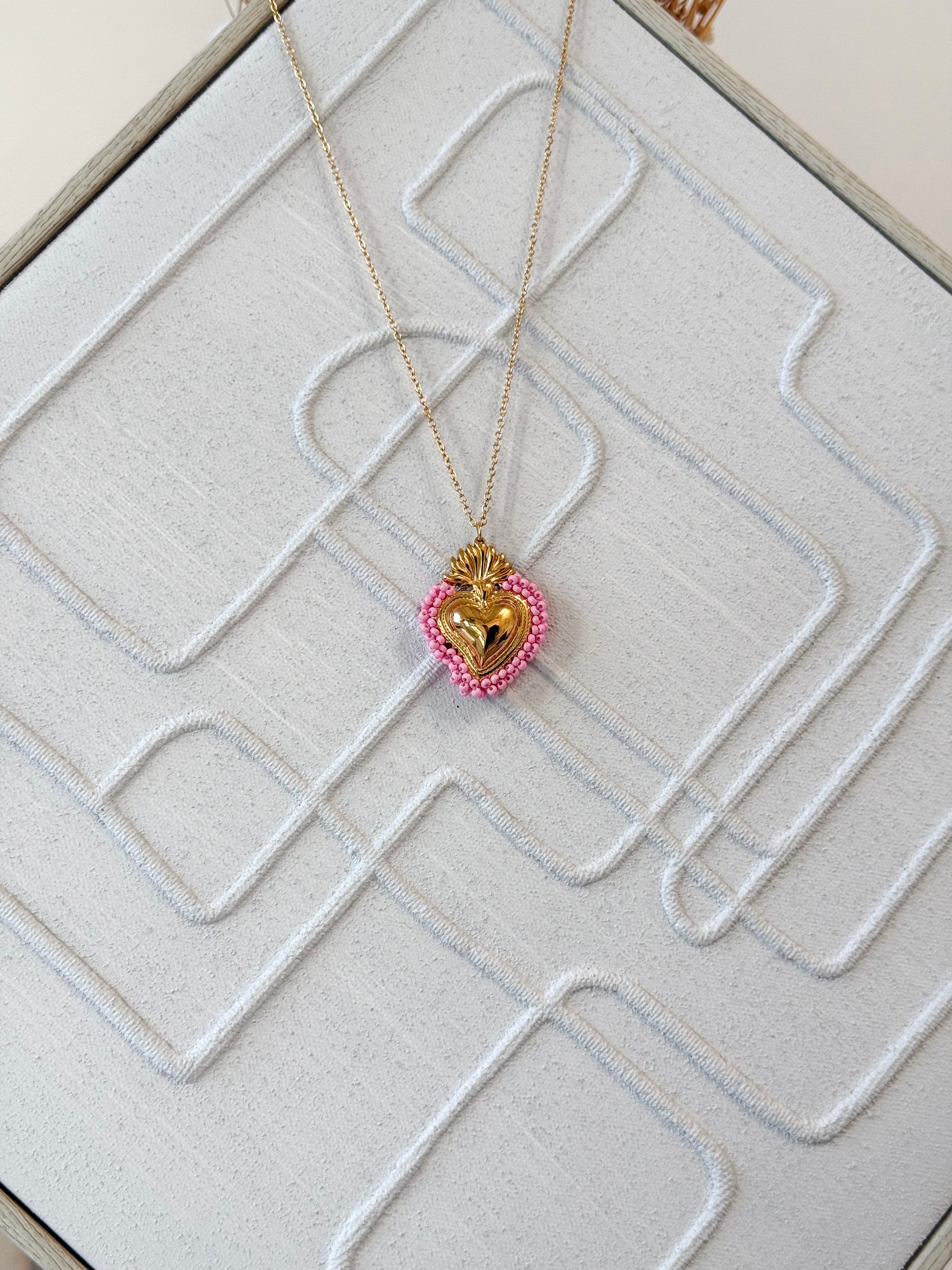 COLLANA CUORE SACRO E PERLINE ROSA